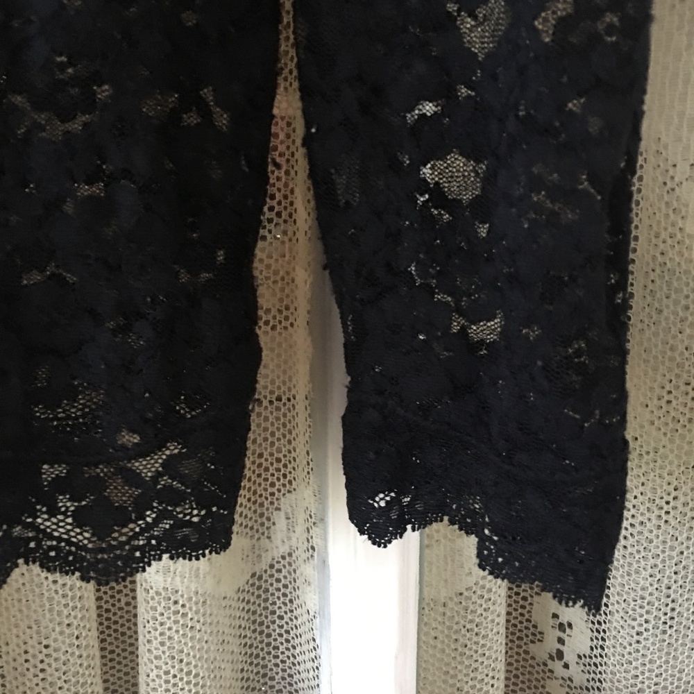 Host Pick! FREE PEOPLE Lace Top β Size Medium - Picture 4 of 6